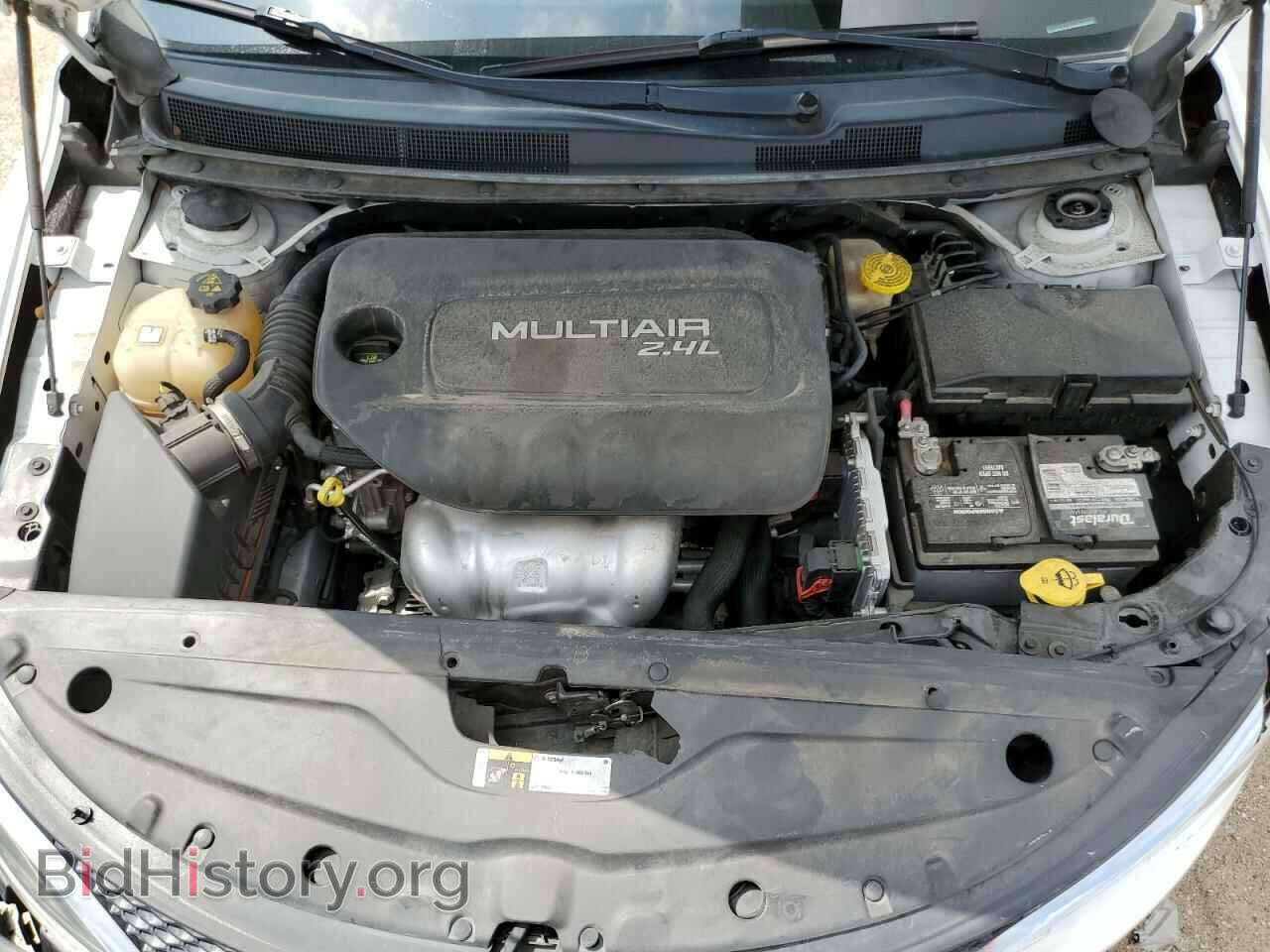 2016 CHRYSLER 200 - VIN: 1C3CCCAB5GN118875 - Фото 11