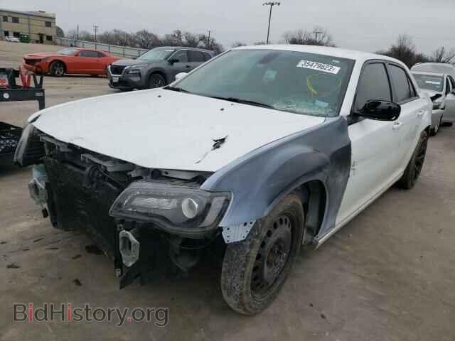 2016 CHRYSLER 300 - VIN: 2C3CCABG0GH220365 - Фото 2