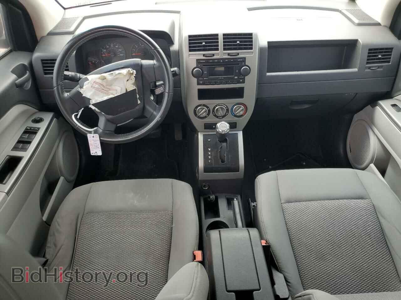 2007 JEEP COMPASS - VIN: 1J8FT47WX7D124209 - Photo 8