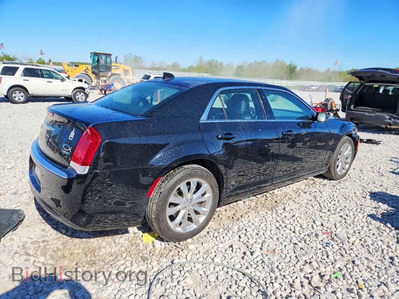 2017 CHRYSLER 300 - VIN: 2C3CCARGXHH558055 - Photo 3