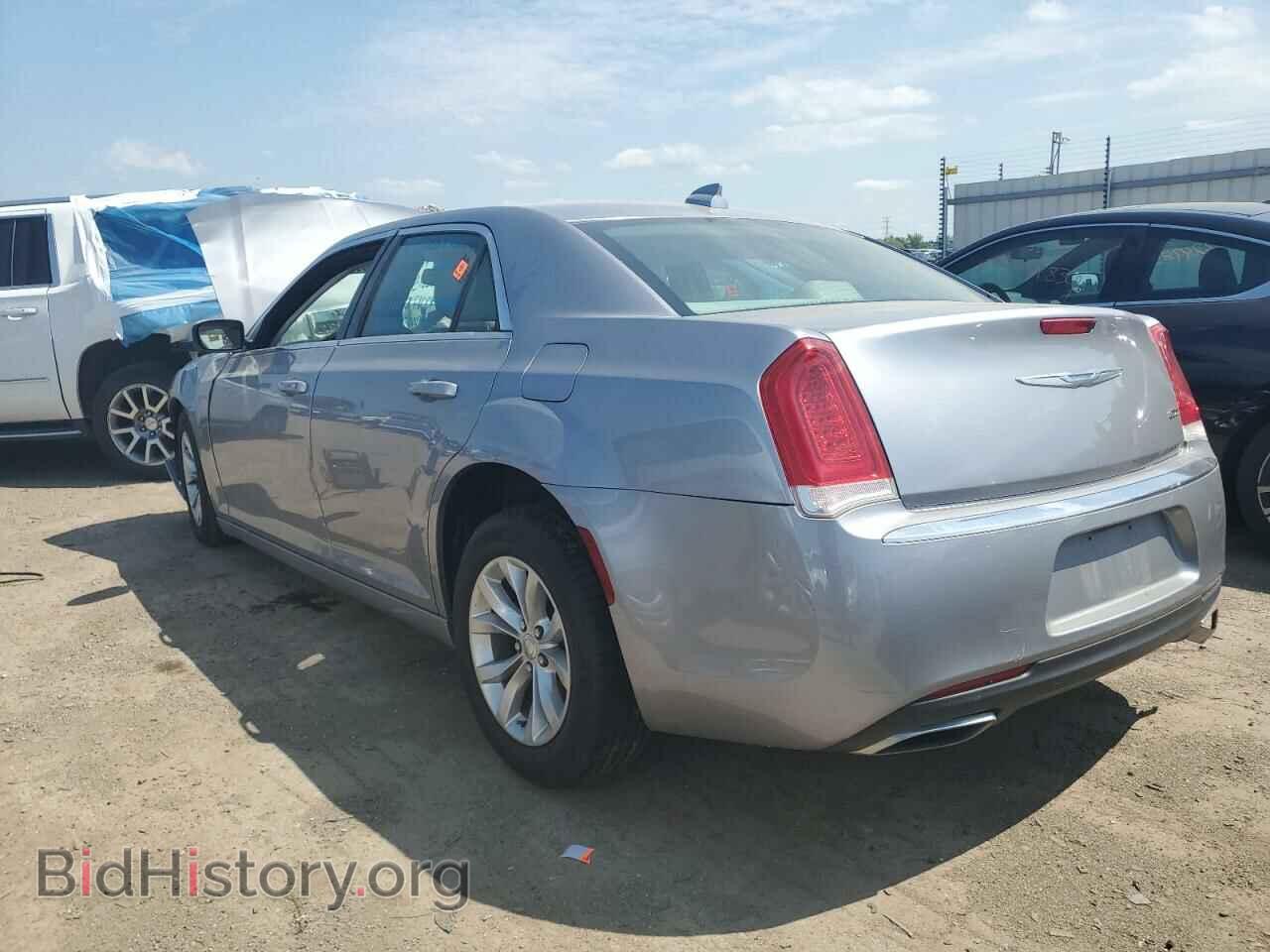 2015 CHRYSLER 300 - VIN: 2C3CCAAG2FH766181 - Фото 2