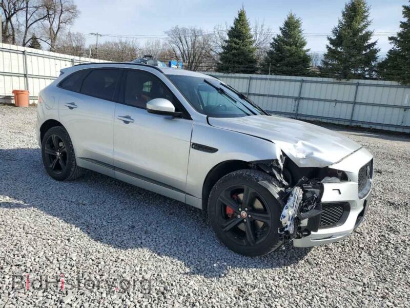 2018 Jaguar F-PACE (VIN SADCM2FV9JA295115) — photo 4 of 13