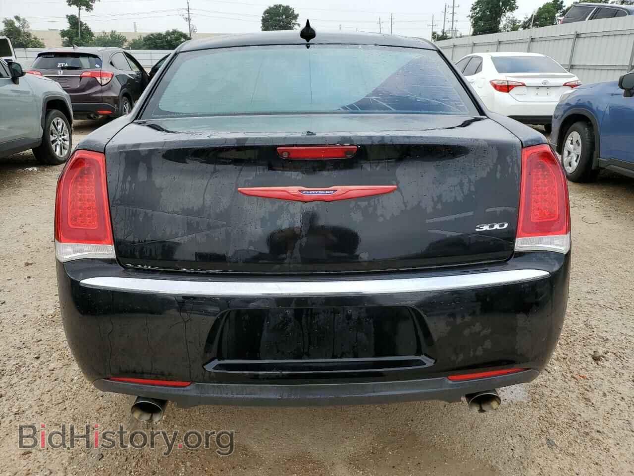 2019 CHRYSLER 300 - VIN: 2C3CCAAG7KH698325 - Фото 6