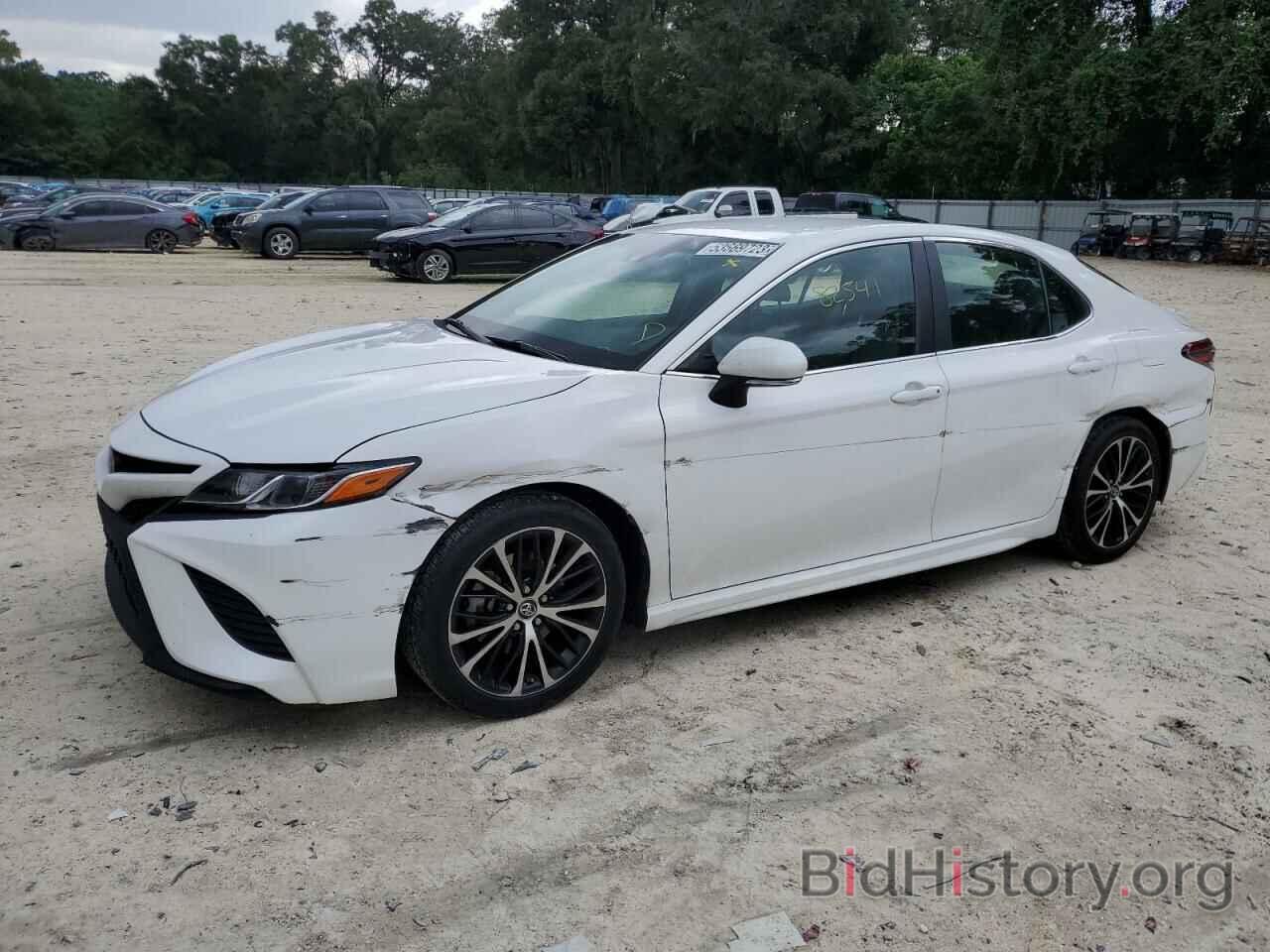 Photo 4T1B11HK9JU134349 - TOYOTA CAMRY 2018