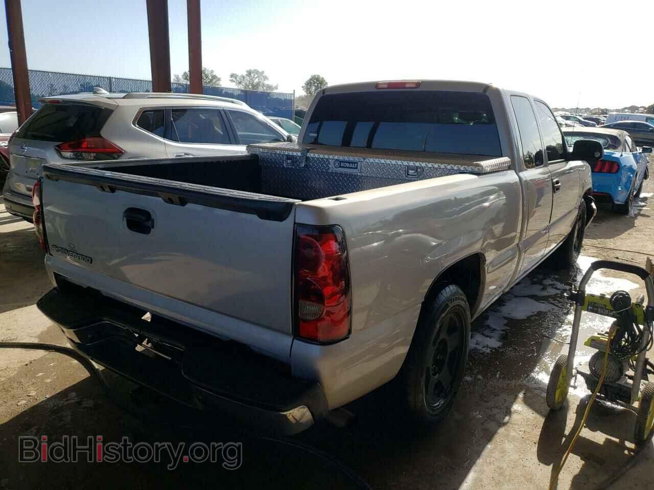 2006 CHEVROLET SILVERADO - VIN: 1GCEC19V36Z215734 - Фото 4