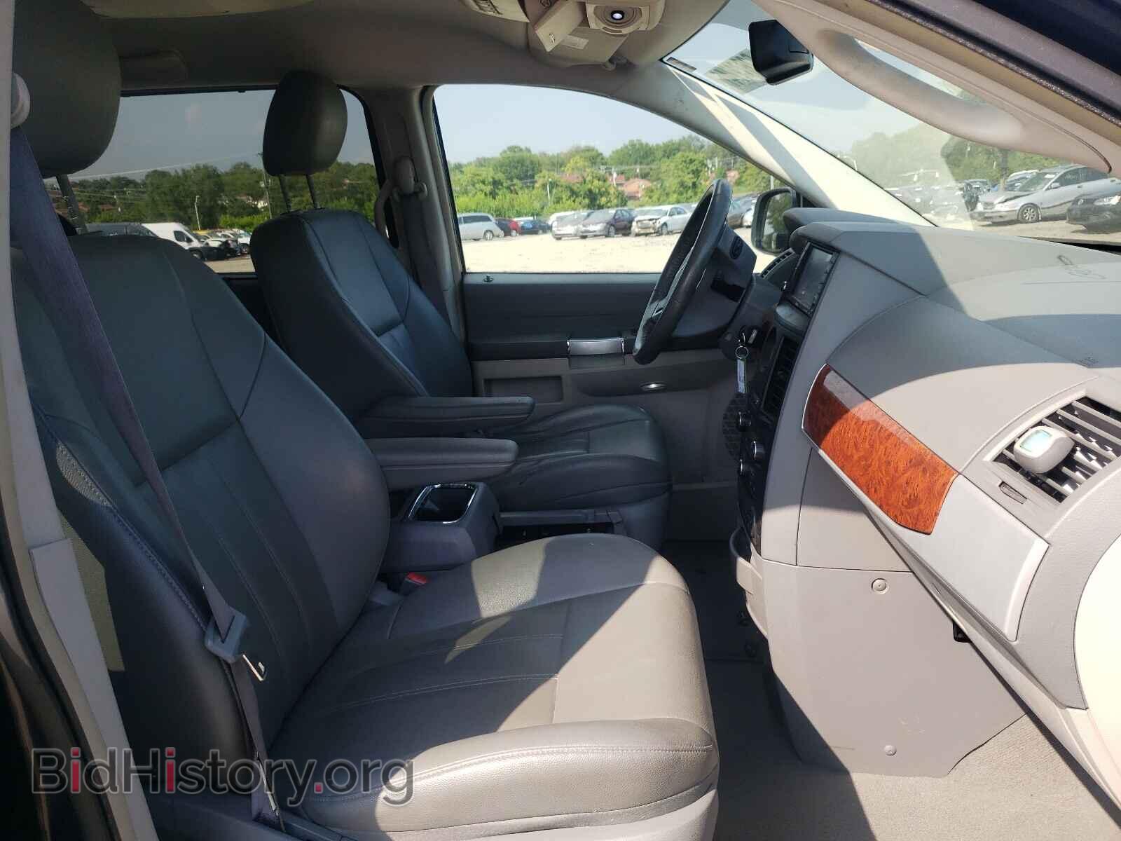 2008 CHRYSLER MINIVAN - VIN: 2A8HR54P38R637715 - Фото 5