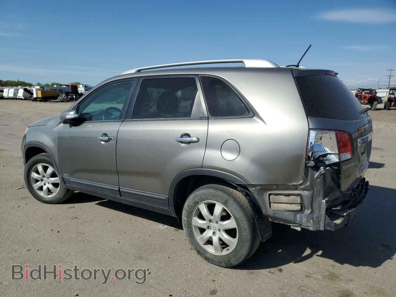 2011 KIA SORENTO - VIN: 5XYKTDA28BG169624 - Фото 2
