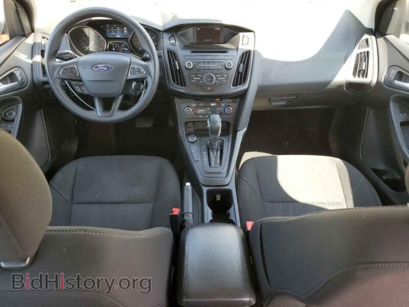 2017 Ford FOCUS (VIN 1FADP3FE5HL297381) — photo 8 of 12