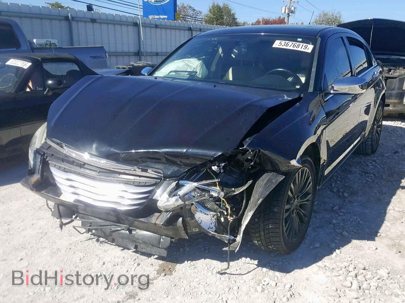2011 CHRYSLER 200 - VIN: 1C3BC2FG3BN504374 - Фото 2