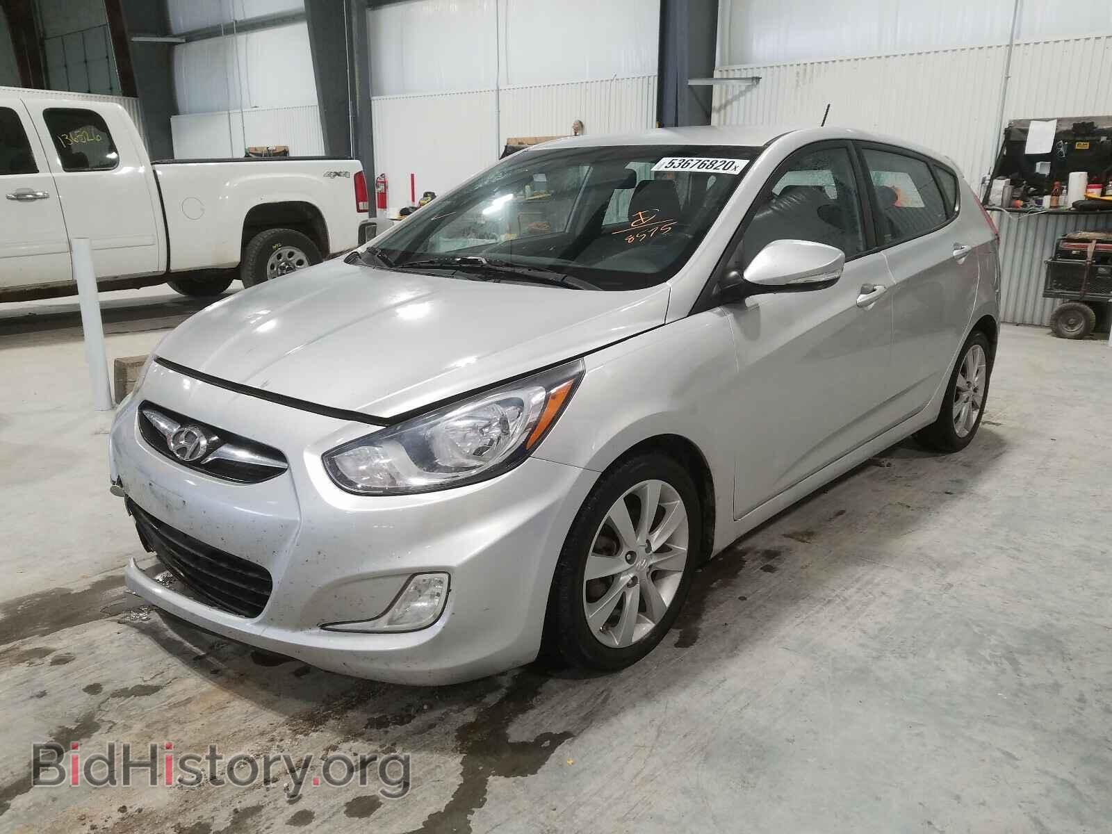 2013 HYUNDAI ACCENT - VIN: KMHCU5AE0DU138575 - Фото 2
