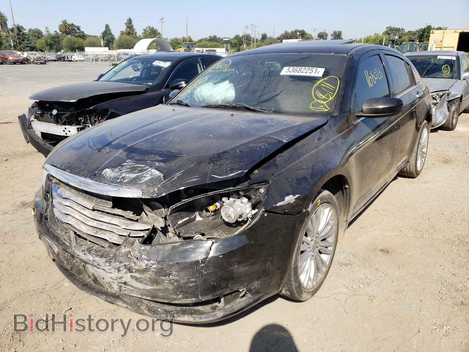 2011 CHRYSLER 200 - VIN: 1C3BC2FB0BN569333 - Фото 2