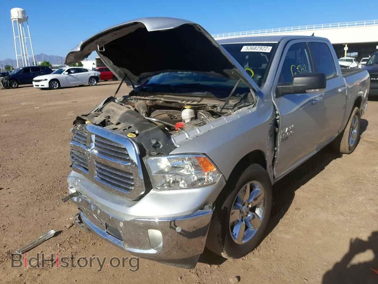 2019 RAM 1500 - VIN: 1C6RR6LT2KS549283 - Фото 2