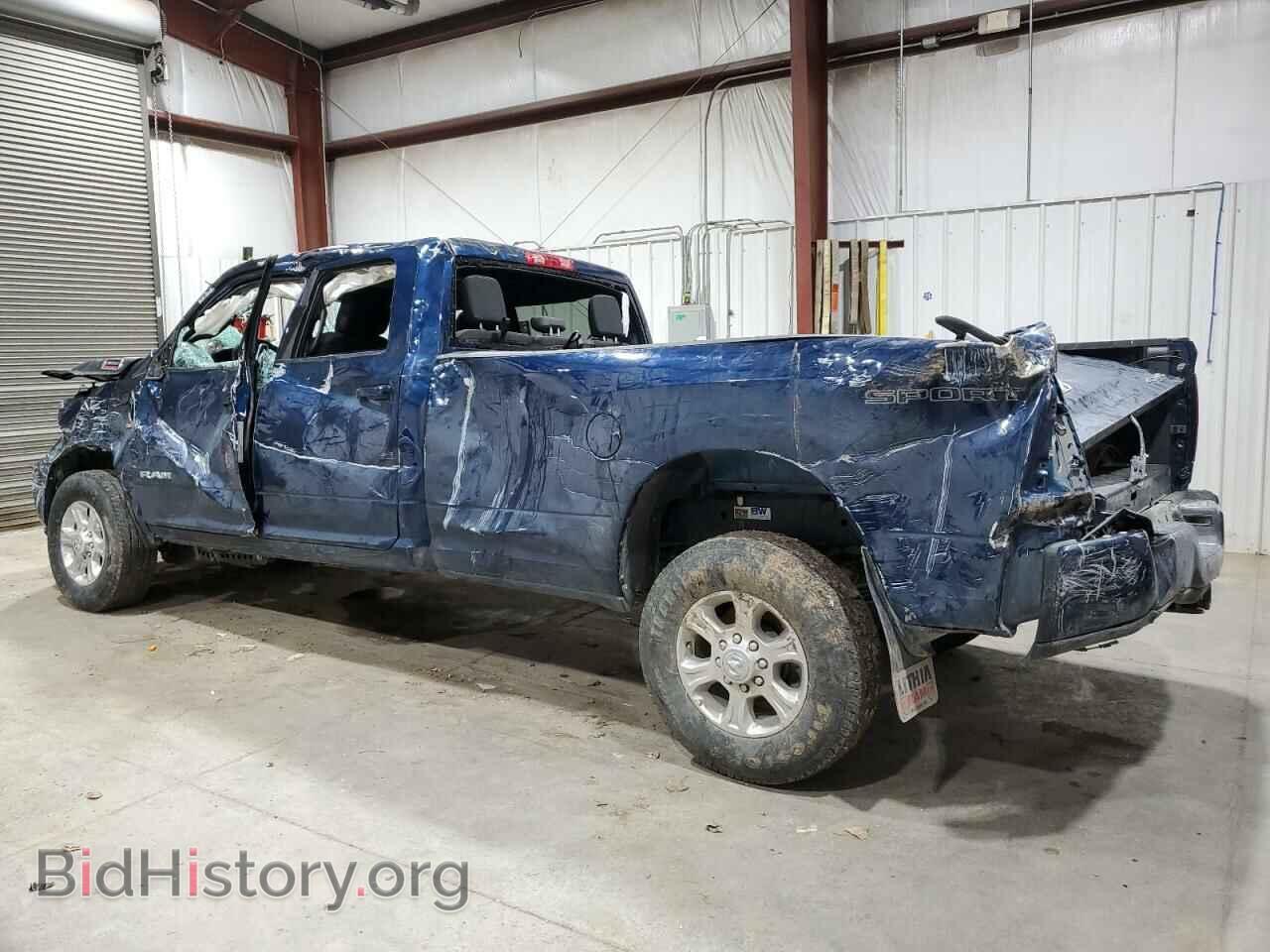 2023 RAM 3500 - VIN: 3C63R3HL8PG624323 - Photo 2
