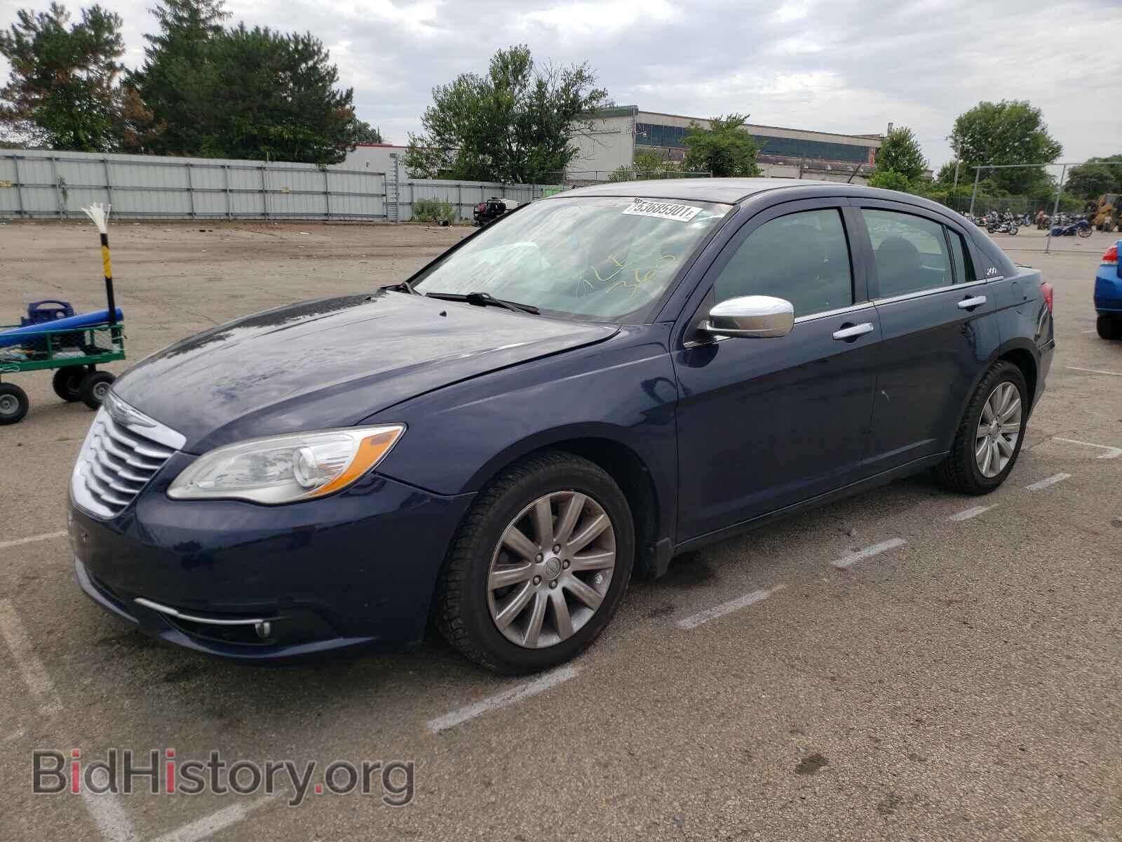 2013 CHRYSLER 200 - VIN: 1C3CCBCGXDN653229 - Фото 2