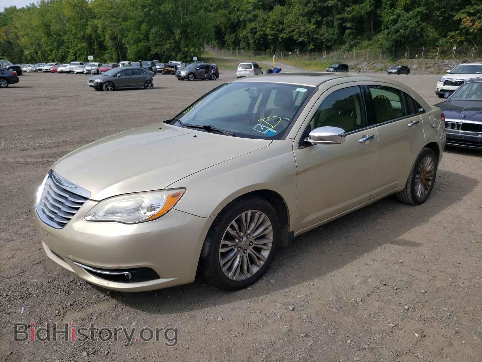 2011 CHRYSLER 200 - VIN: 1C3BC2FG1BN520038 - Фото 2