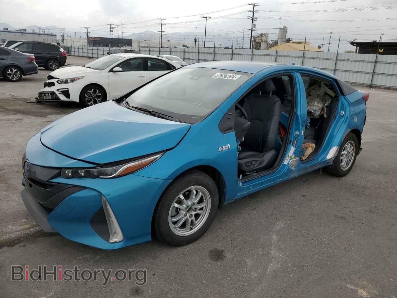 Фотография JTDKARFP1H3064346 - TOYOTA PRIUS 2017