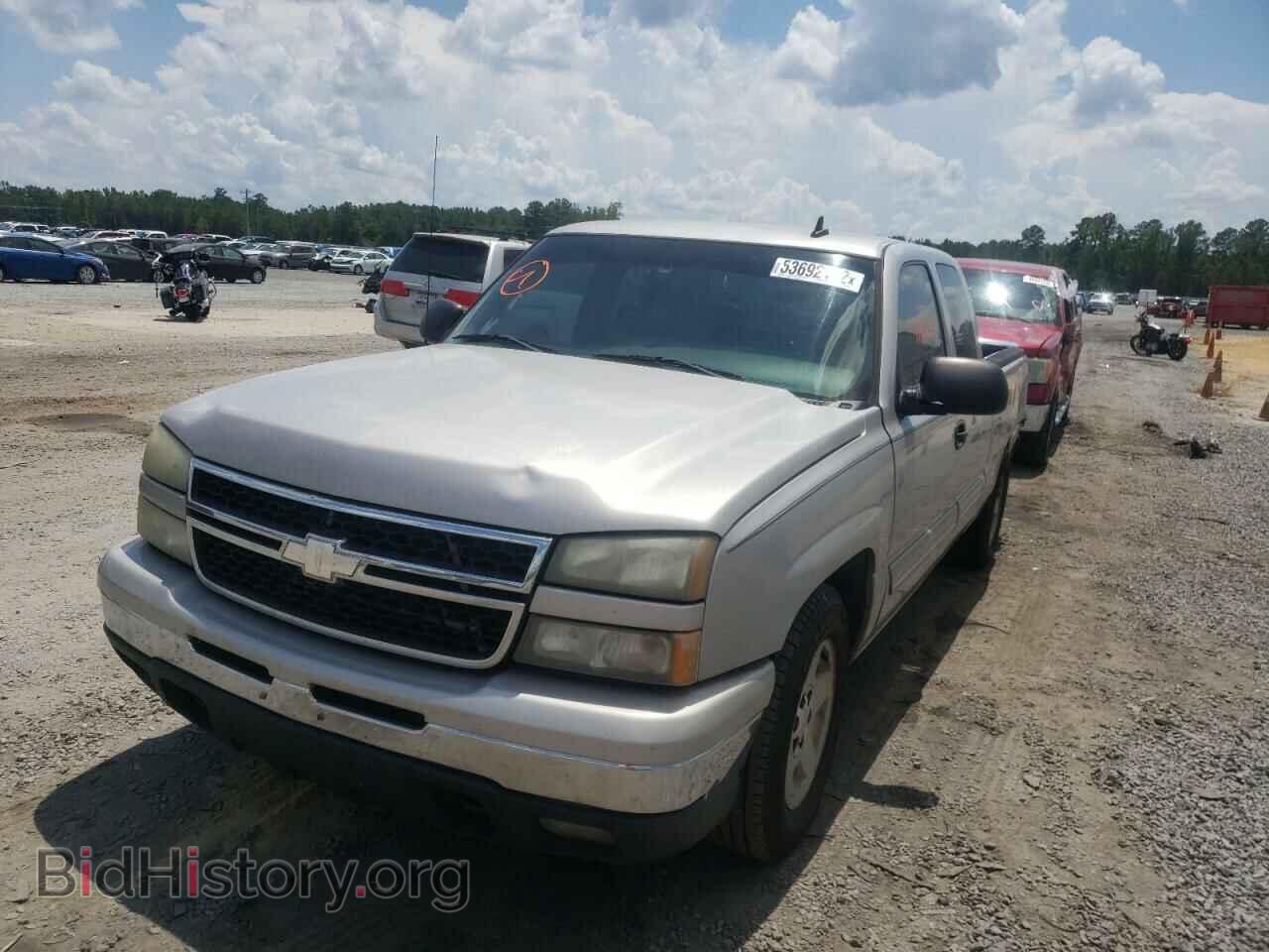 2006 CHEVROLET SILVERADO - VIN: 2GCEC19T461151081 - Фото 2