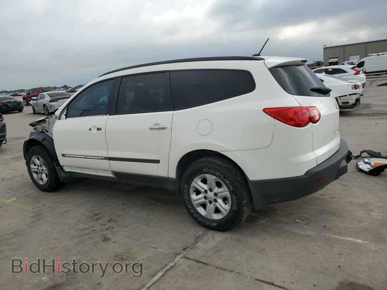 2012 CHEVROLET TRAVERSE - VIN: 1GNKRFED3CJ416031 - Фото 2