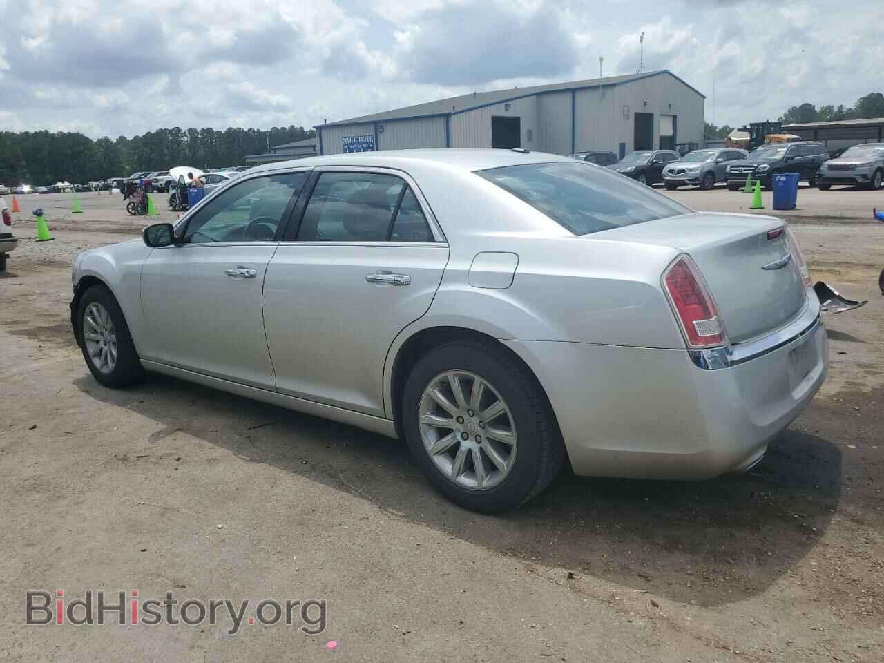 2011 CHRYSLER 300 - VIN: 2C3CA5CG7BH614157 - Фото 2