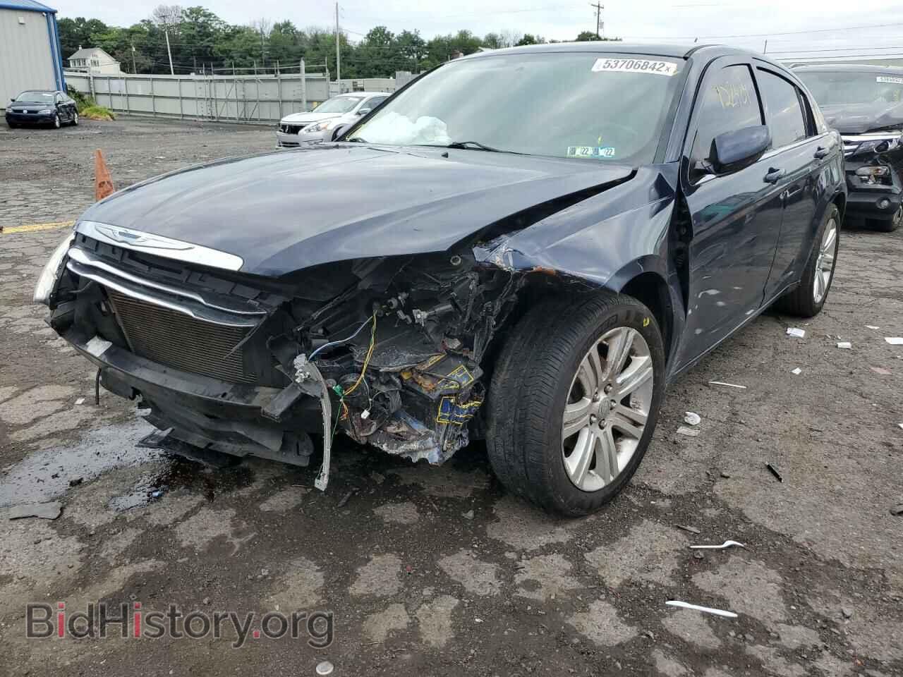 2013 CHRYSLER 200 - VIN: 1C3CCBBBXDN744474 - Фото 2