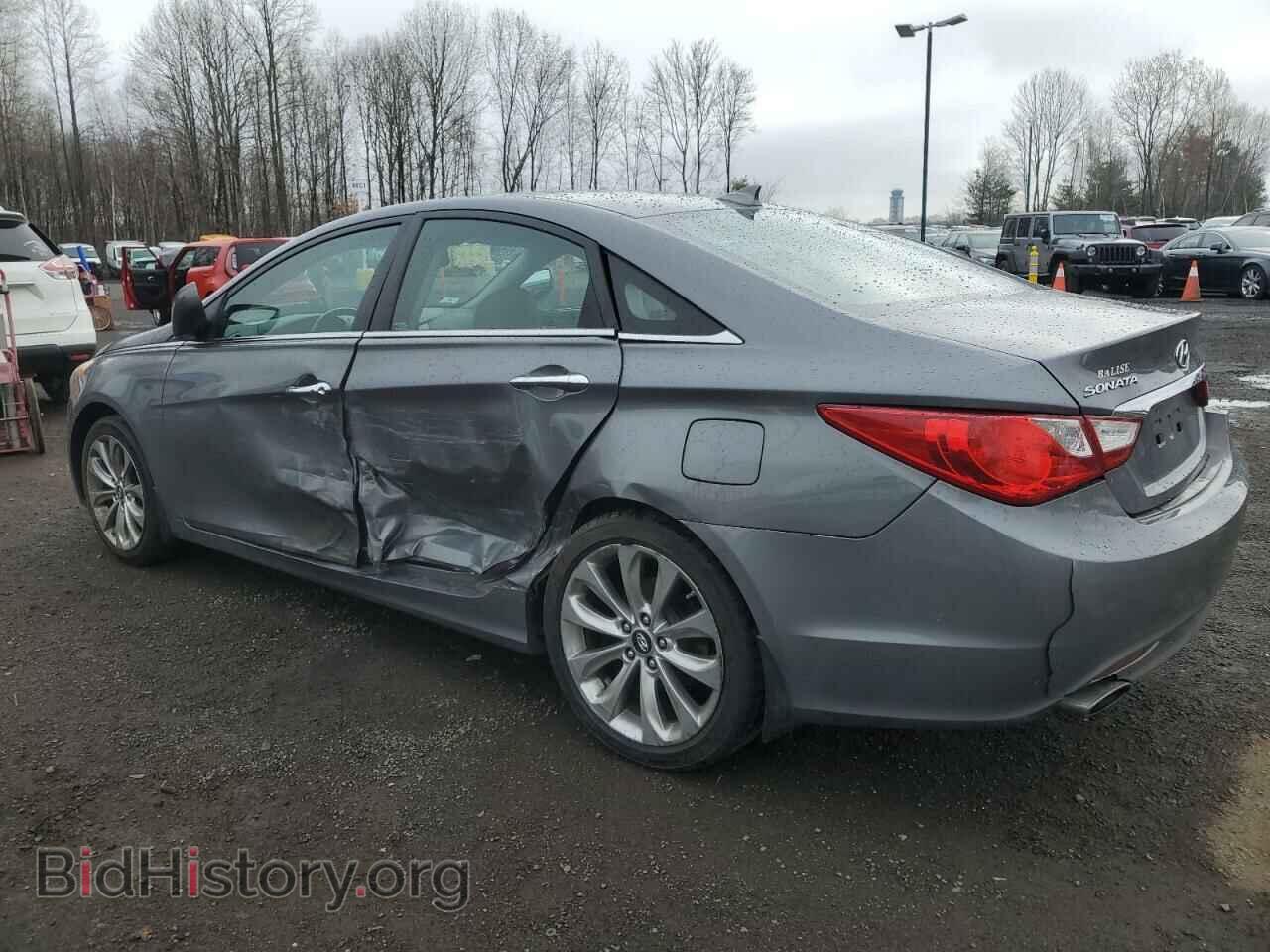 2013 HYUNDAI SONATA - VIN: 5NPEC4ACXDH764153 - Фото 2