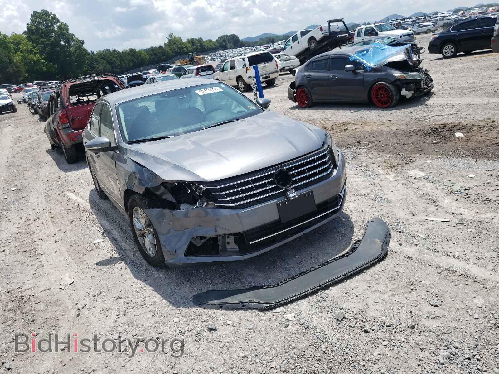 Фотография 1VWAT7A34HC078463 - VOLKSWAGEN PASSAT 2017