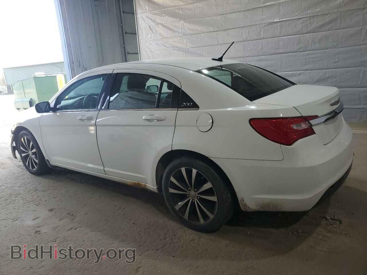 2012 CHRYSLER 200 - VIN: 1C3CCBBGXCN257477 - Фото 2