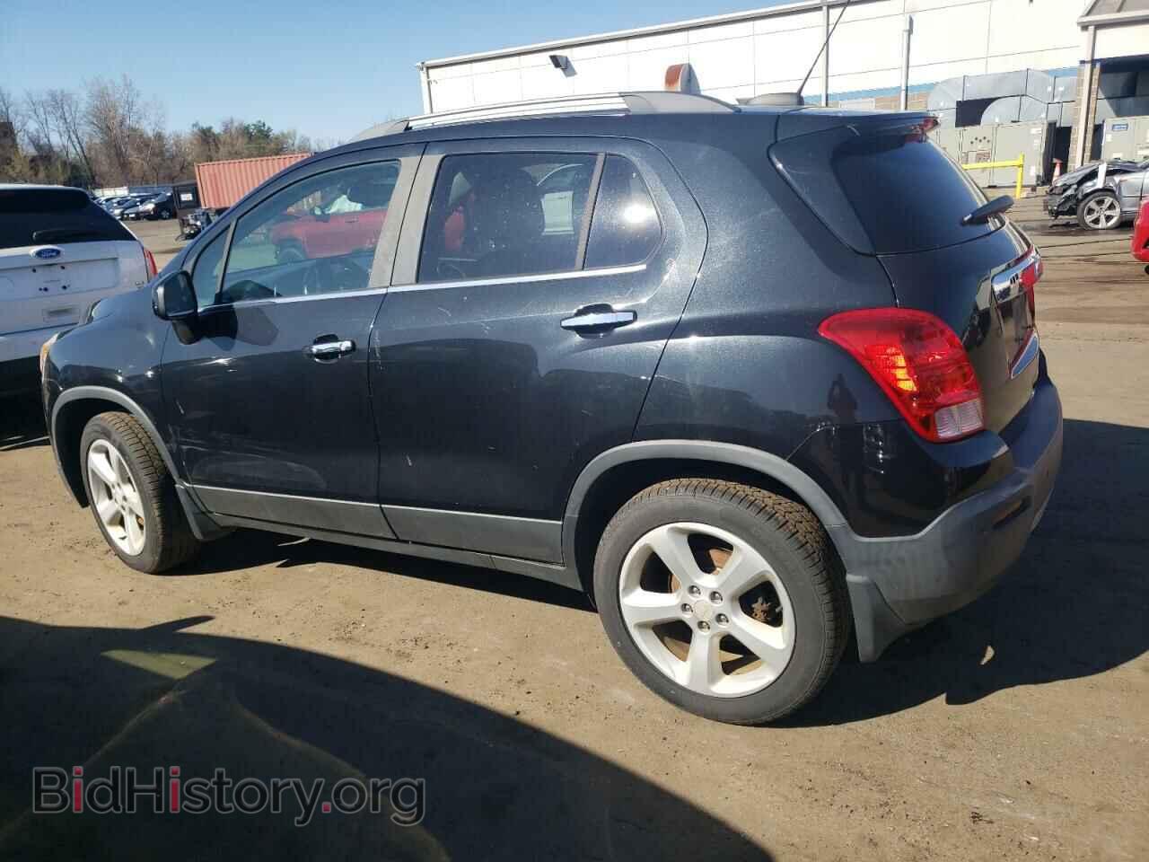 2015 CHEVROLET TRAX - VIN: 3GNCJTSB8FL219933 - Фото 2