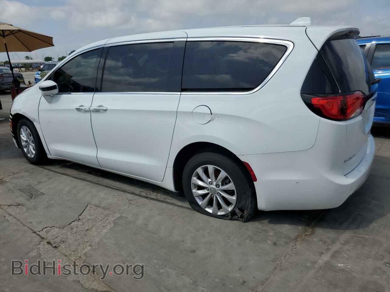 2019 CHRYSLER PACIFICA - VIN: 2C4RC1FG3KR548818 - Фото 2