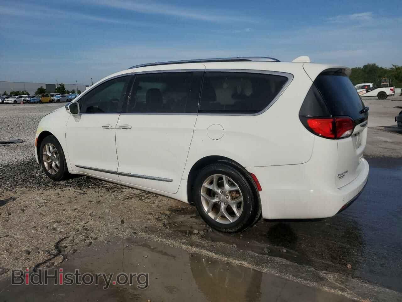 2019 CHRYSLER PACIFICA - VIN: 2C4RC1GG6KR551887 - Фото 2