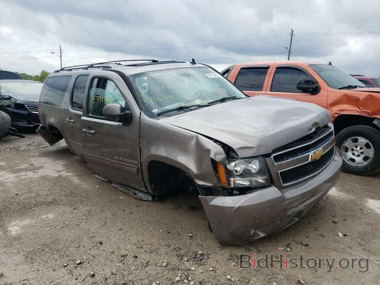 Photo 1GNSKJE77DR321654 - CHEVROLET SUBURBAN 2013