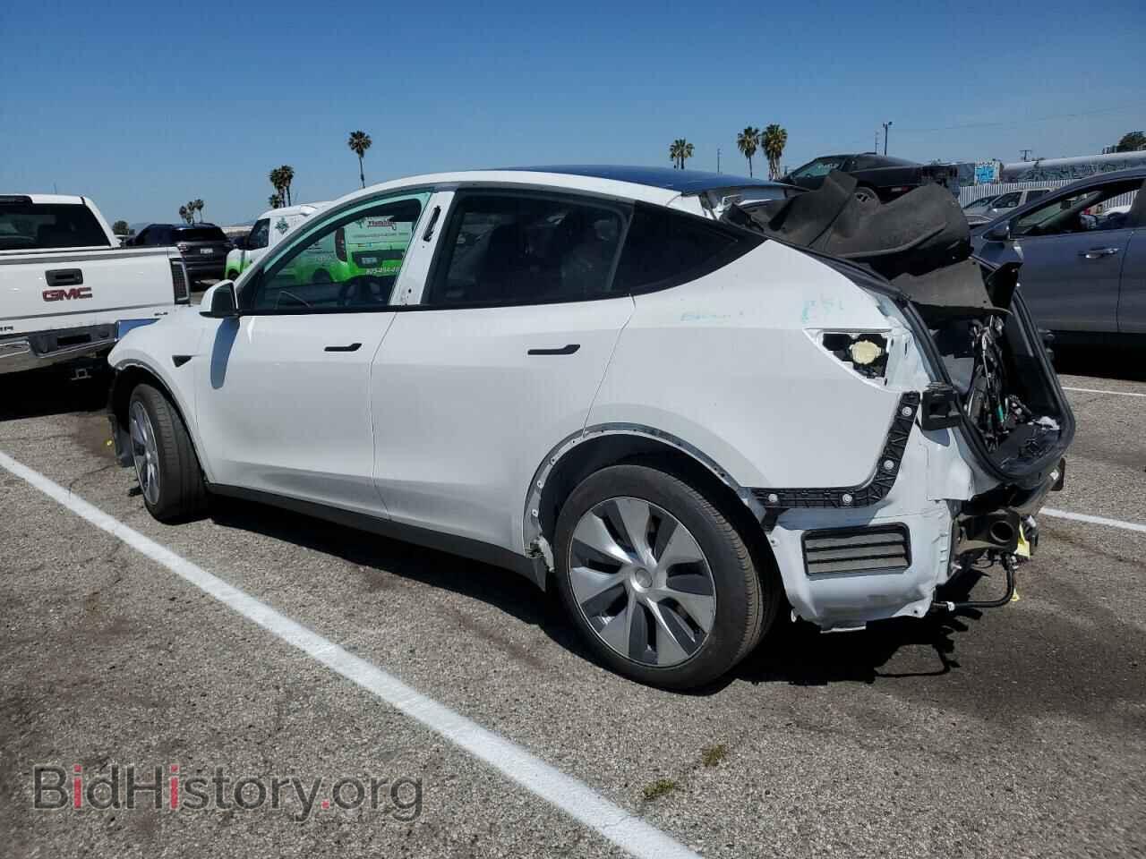 2022 TESLA MODEL Y - VIN: 7SAYGDEE3NF359428 - Фото 2