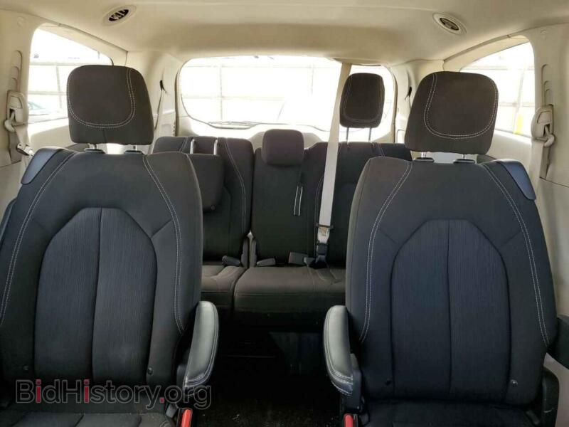 2023 Chrysler MINIVAN (VIN 2C4RC1CG5PR520353) — photo 10 of 13