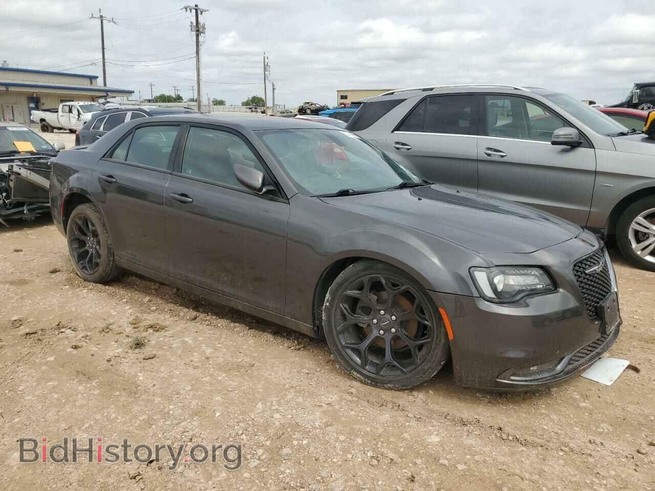 2019 CHRYSLER 300 - VIN: 2C3CCABG9KH728925 - Фото 4
