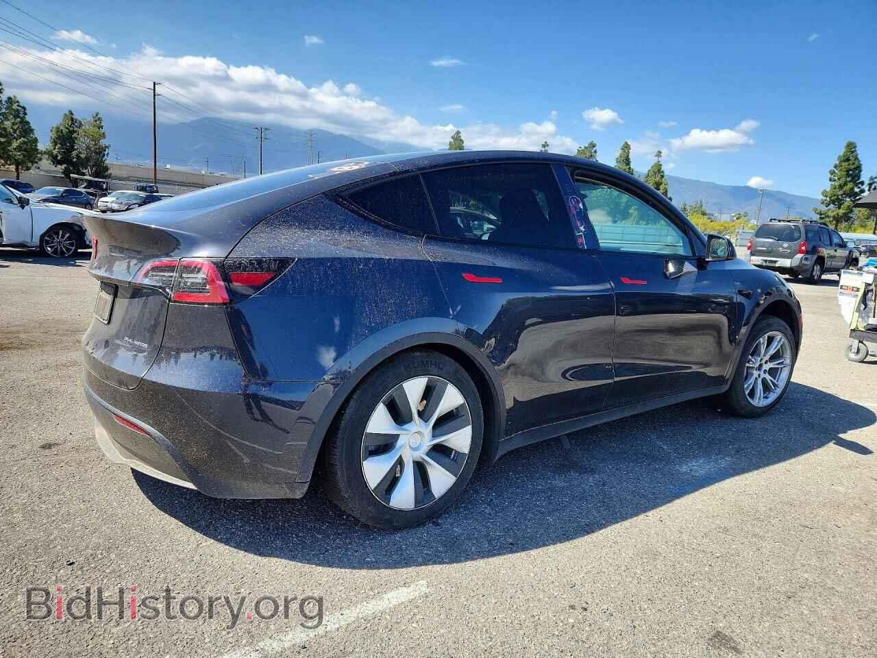 2024 TESLA MODEL Y - VIN: 7SAYGAEEXRF028284 - Photo 3