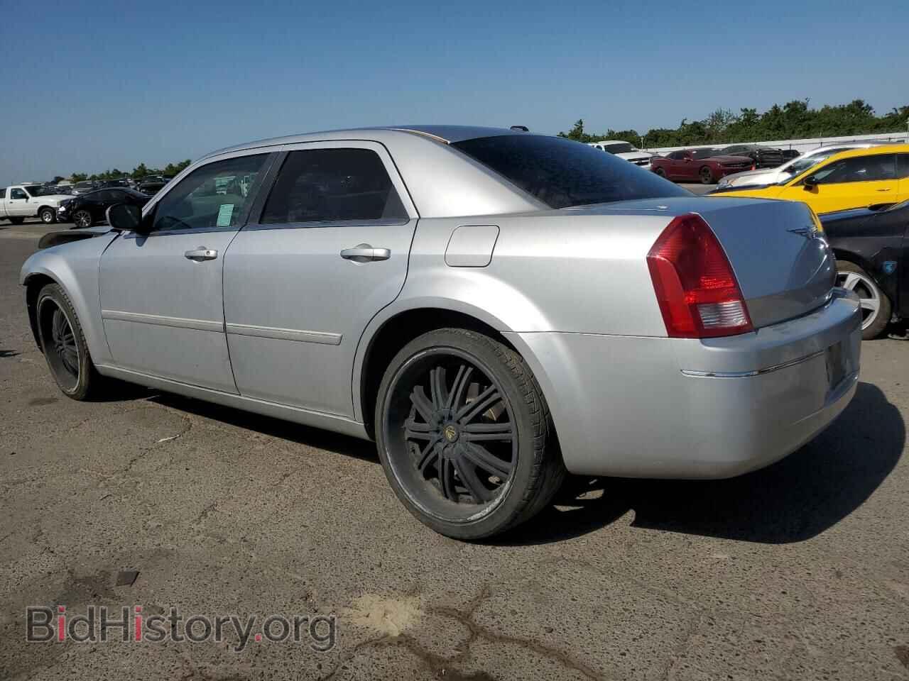 2007 CHRYSLER 300 - VIN: 2C3KA53G97H632761 - Фото 2