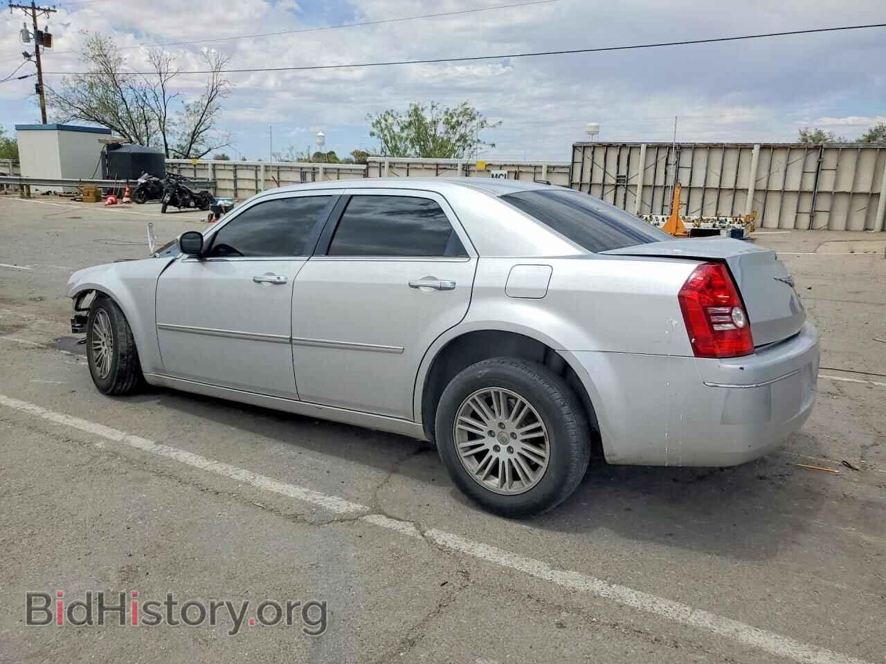 2010 CHRYSLER 300 - VIN: 2C3CA5CV4AH201190 - Фото 2