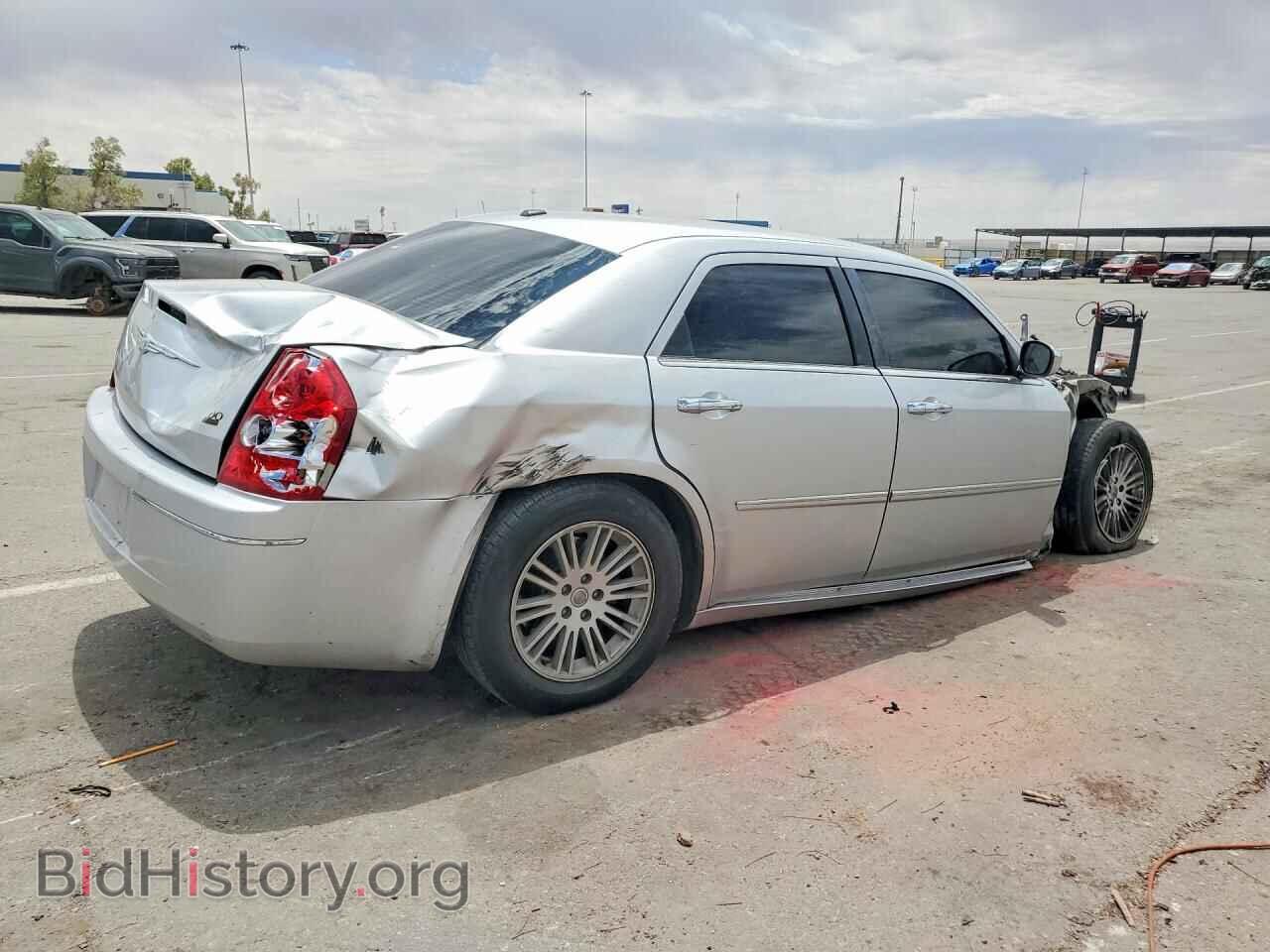 2010 CHRYSLER 300 - VIN: 2C3CA5CV4AH201190 - Фото 3