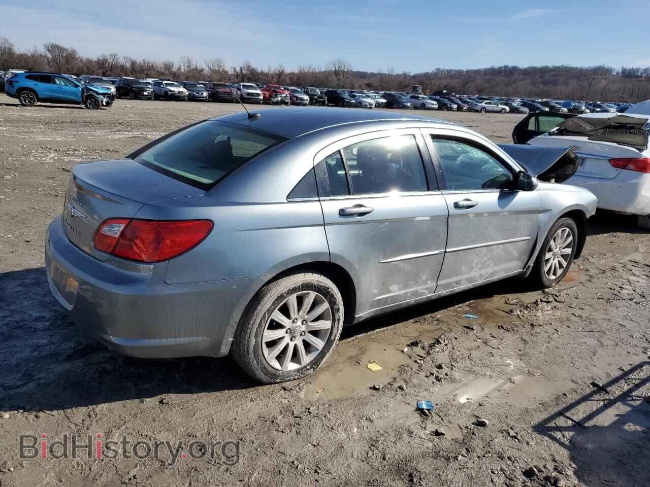 2010 CHRYSLER SEBRING - VIN: 1C3CC5FB6AN147717 - Фото 3