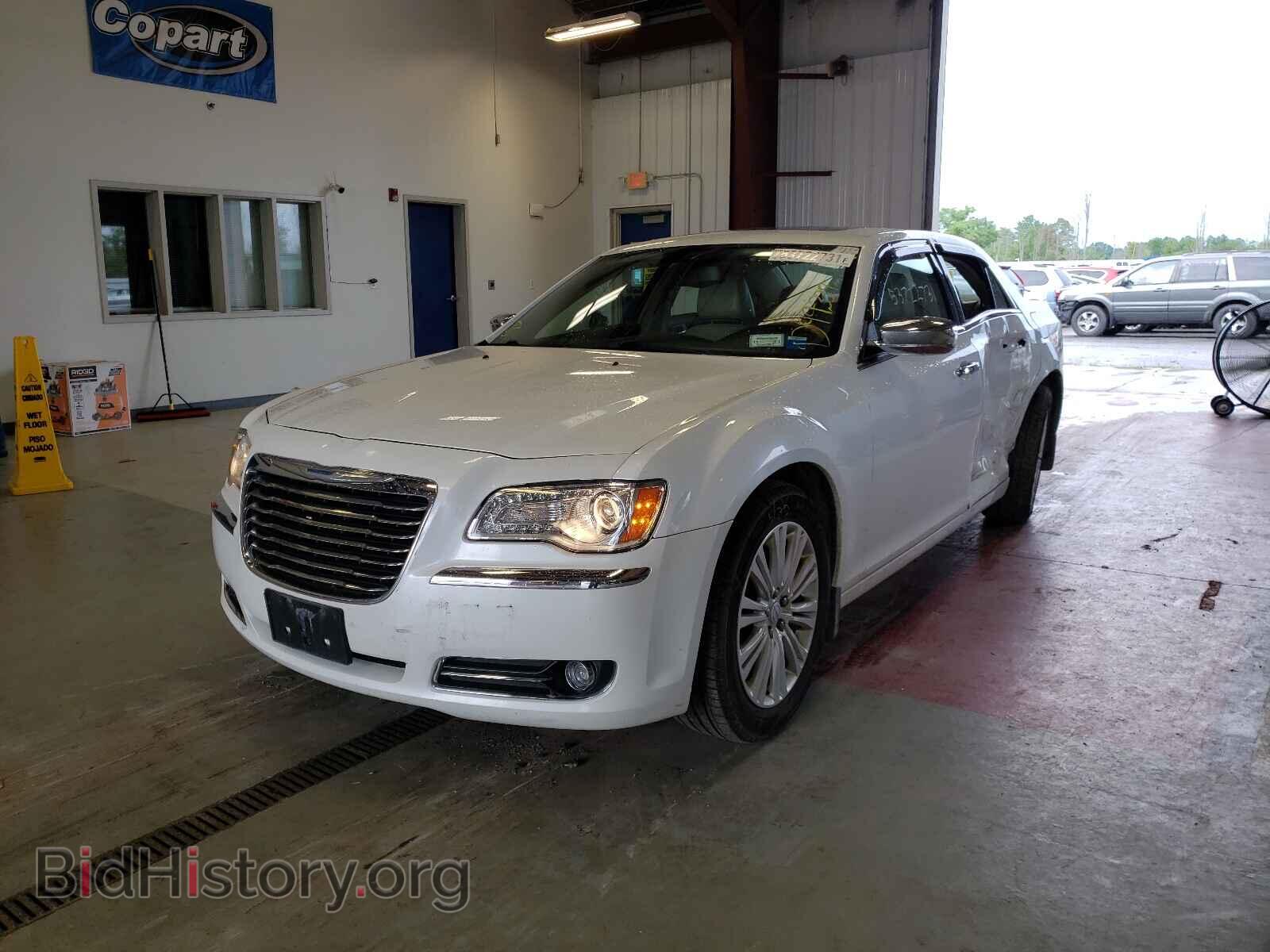 2013 CHRYSLER 300 - VIN: 2C3CCAKGXDH538280 - Фото 2
