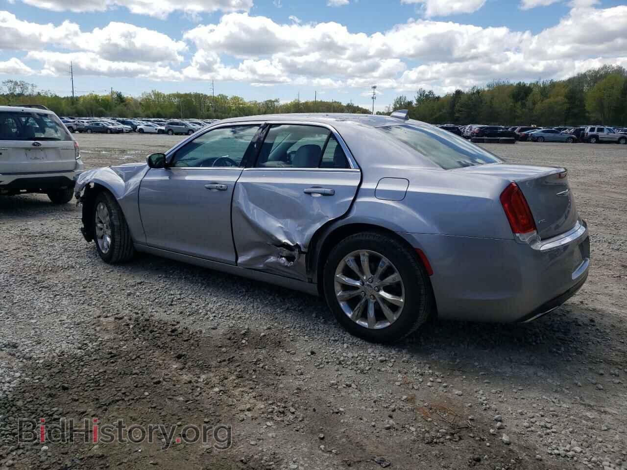 2017 CHRYSLER 300 - VIN: 2C3CCARG8HH637398 - Фото 2