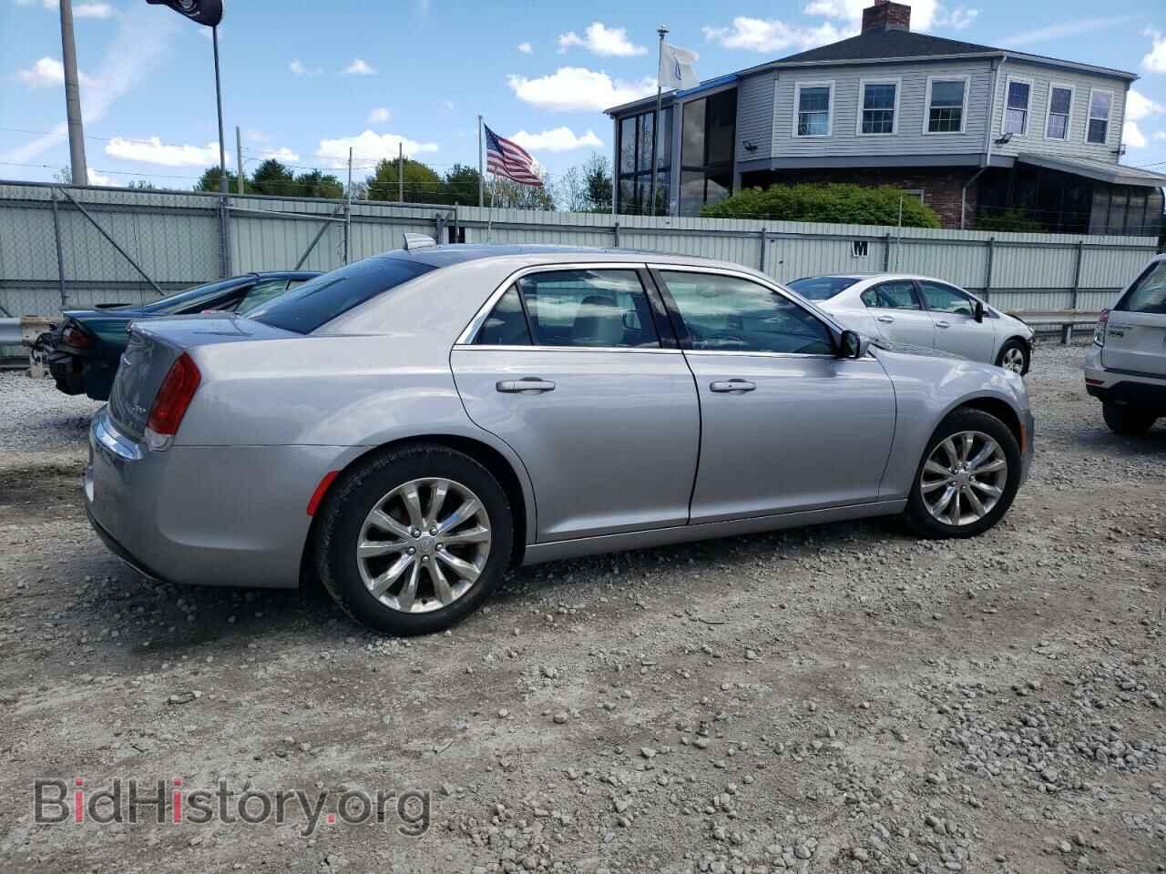 2017 CHRYSLER 300 - VIN: 2C3CCARG8HH637398 - Фото 3