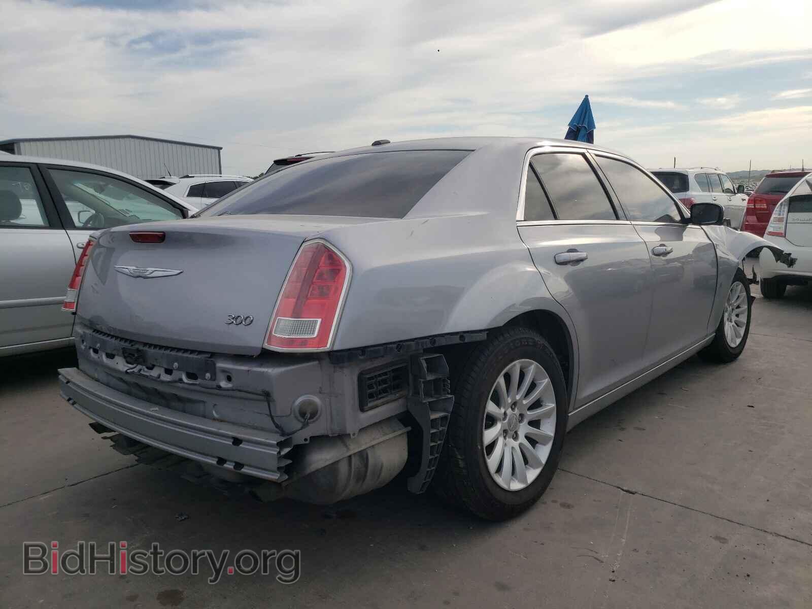 2014 CHRYSLER 300 - VIN: 2C3CCAAG8EH193835 - Фото 4
