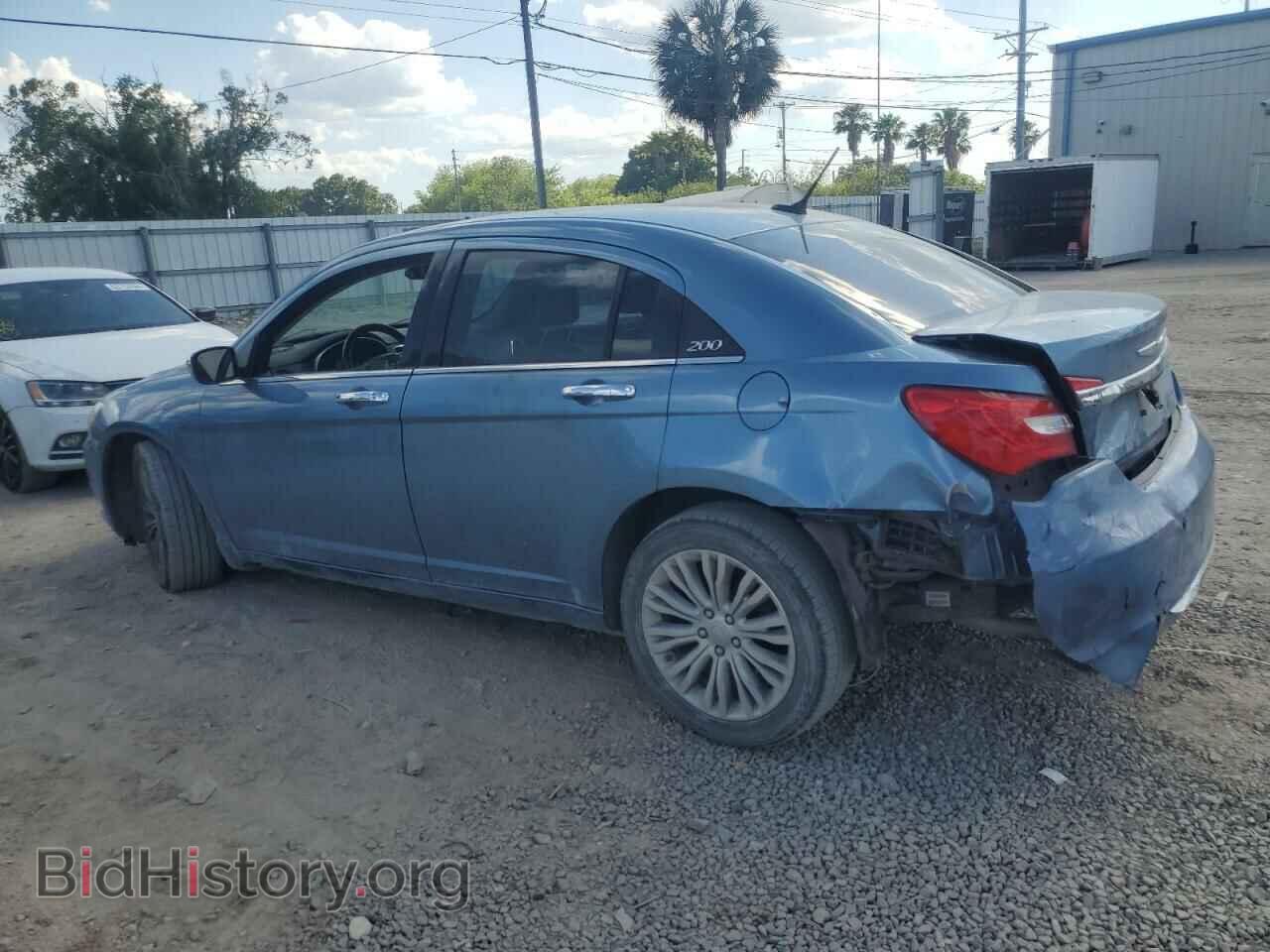 2011 CHRYSLER 200 - VIN: 1C3BC2FG1BN596892 - Фото 2