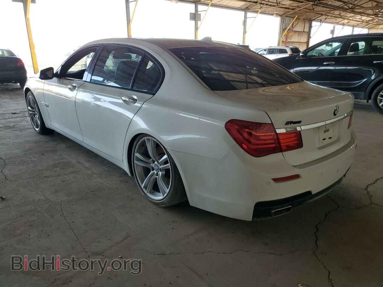 2012 BMW 7 SERIES - VIN: WBAKB8C59CC852419 - Фото 2