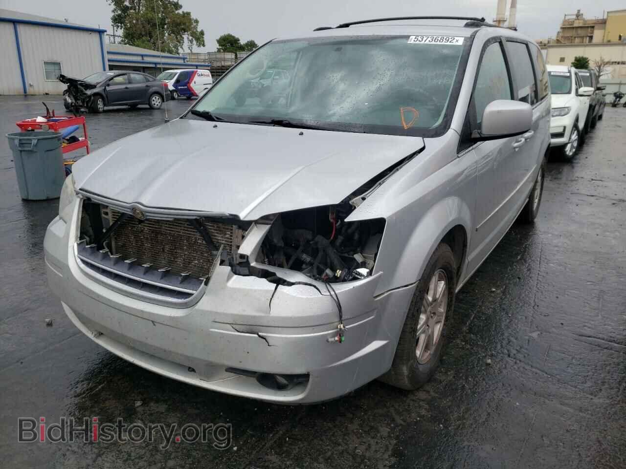 2010 CHRYSLER MINIVAN - VIN: 2A4RR8DX7AR495818 - Photo 2
