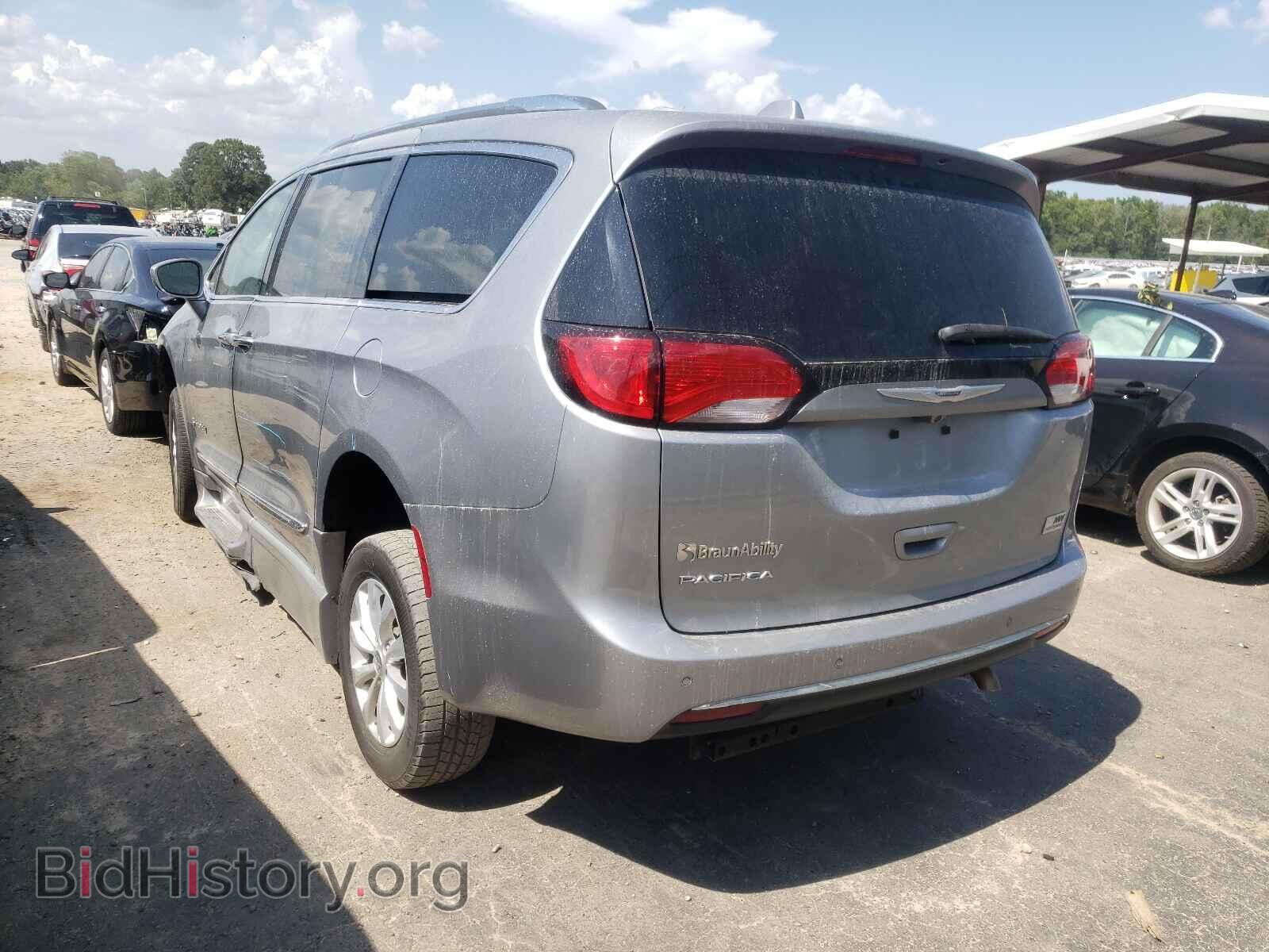 2019 CHRYSLER PACIFICA - VIN: 2C4RC1BG4KR626674 - Фото 3
