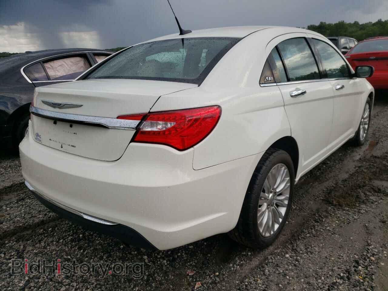 2011 CHRYSLER 200 - VIN: 1C3BC2FG4BN520776 - Фото 4