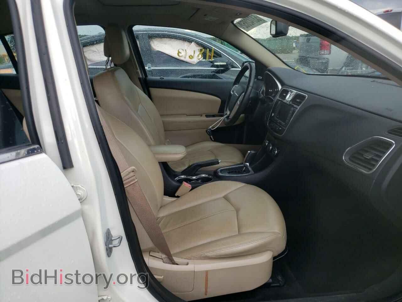 2011 CHRYSLER 200 - VIN: 1C3BC2FG4BN520776 - Фото 5