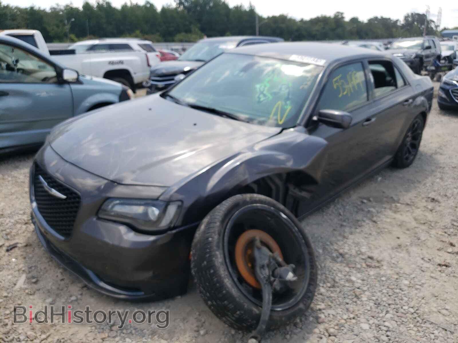 2019 CHRYSLER 300 - VIN: 2C3CCABGXKH609393 - Фото 2